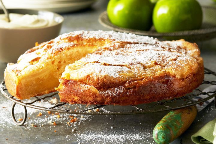 cake with egg cocktail and apples recipe