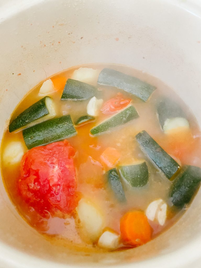 mixed vegetablessoup in french