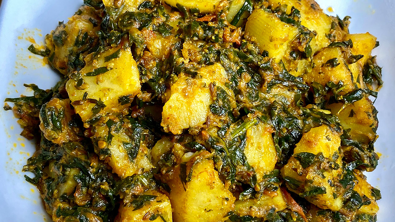 aloo palak spinach potatoes