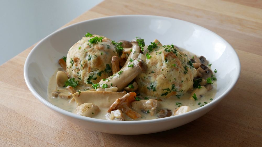 dumplings with mushroom sauce