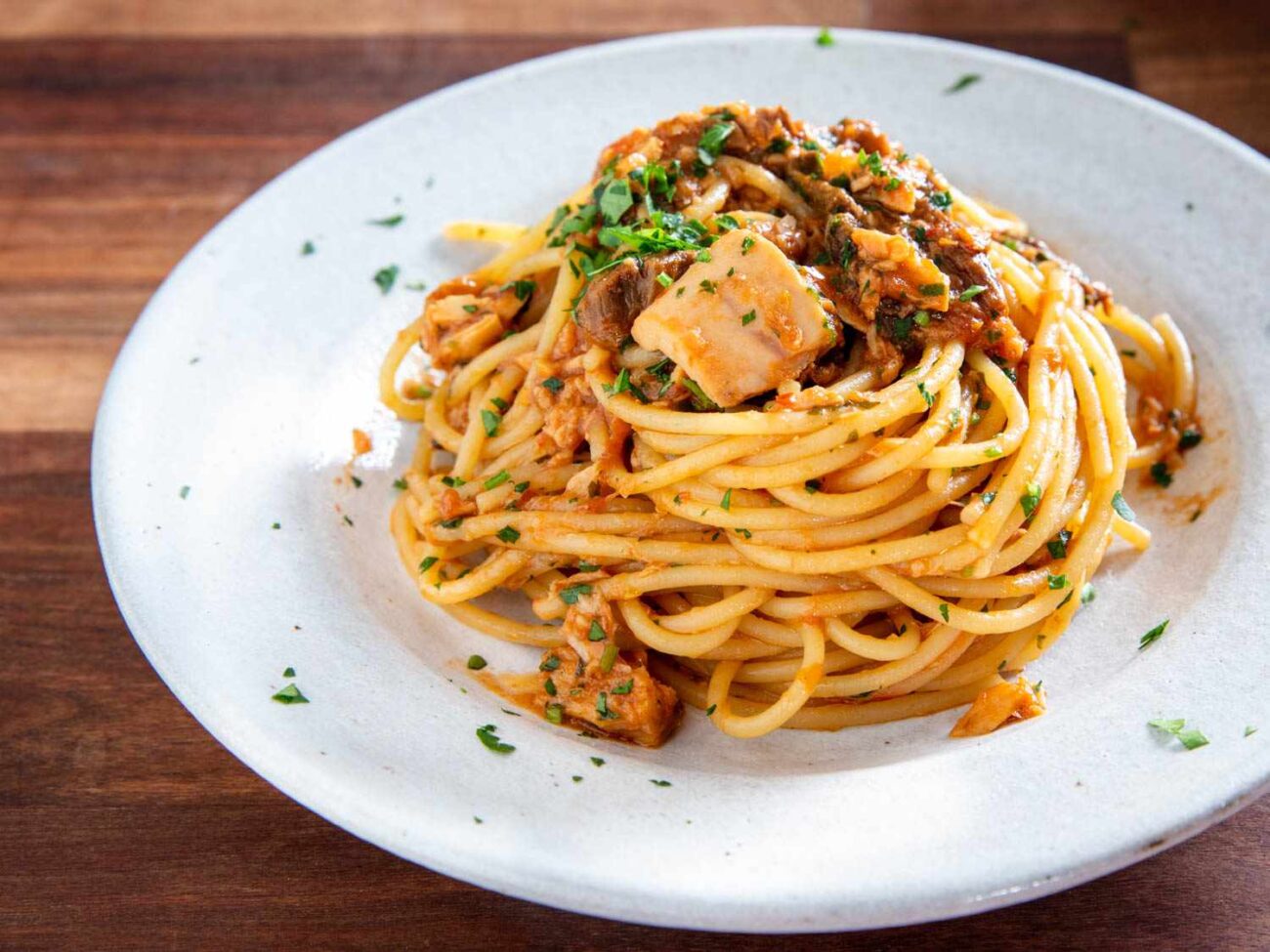 pasta with tomato and tuna