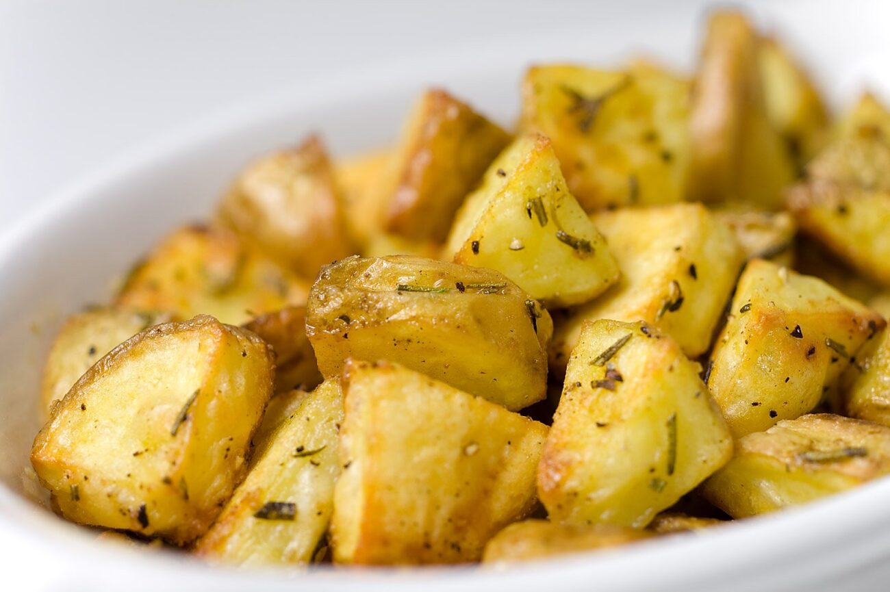 baked potatoes with rosemary