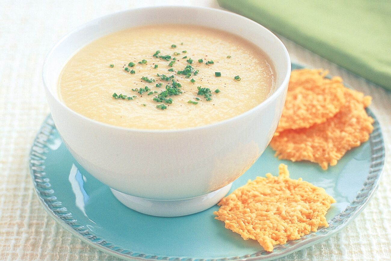 cauliflower cream with rocket