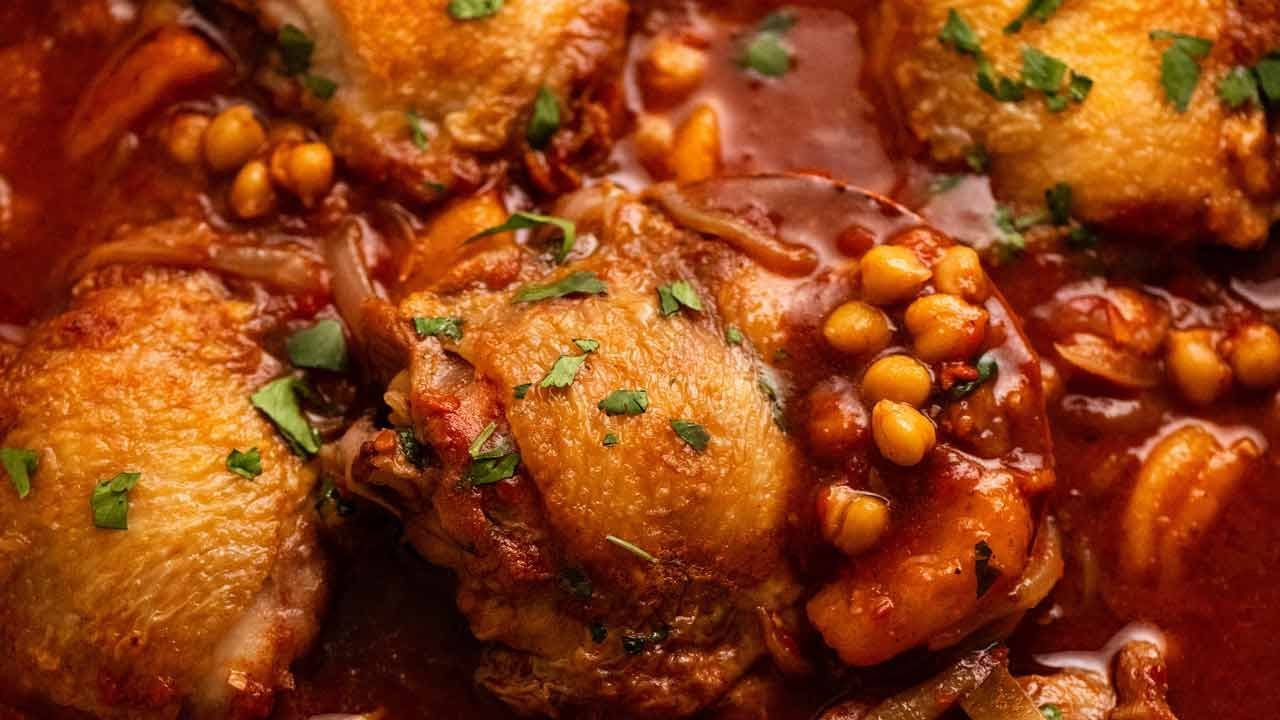 chicken thighs in moroccan sauce with fruits and nuts