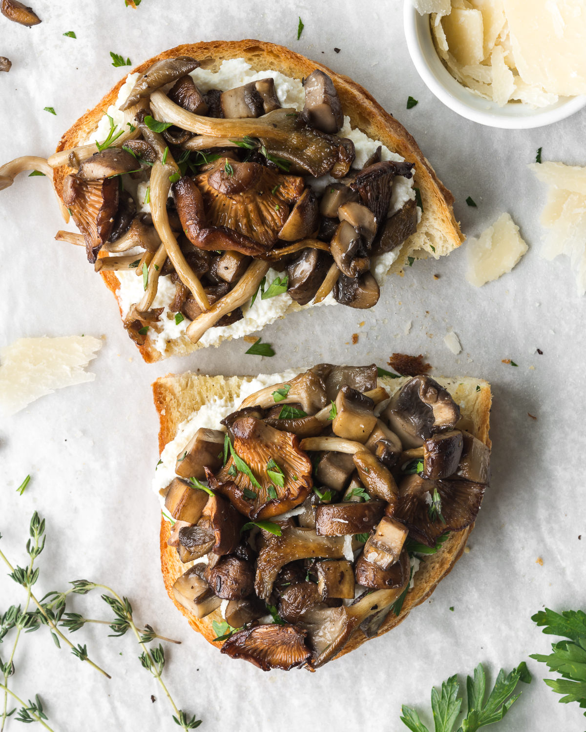 crostini with thyme ricotta and grilled mushrooms