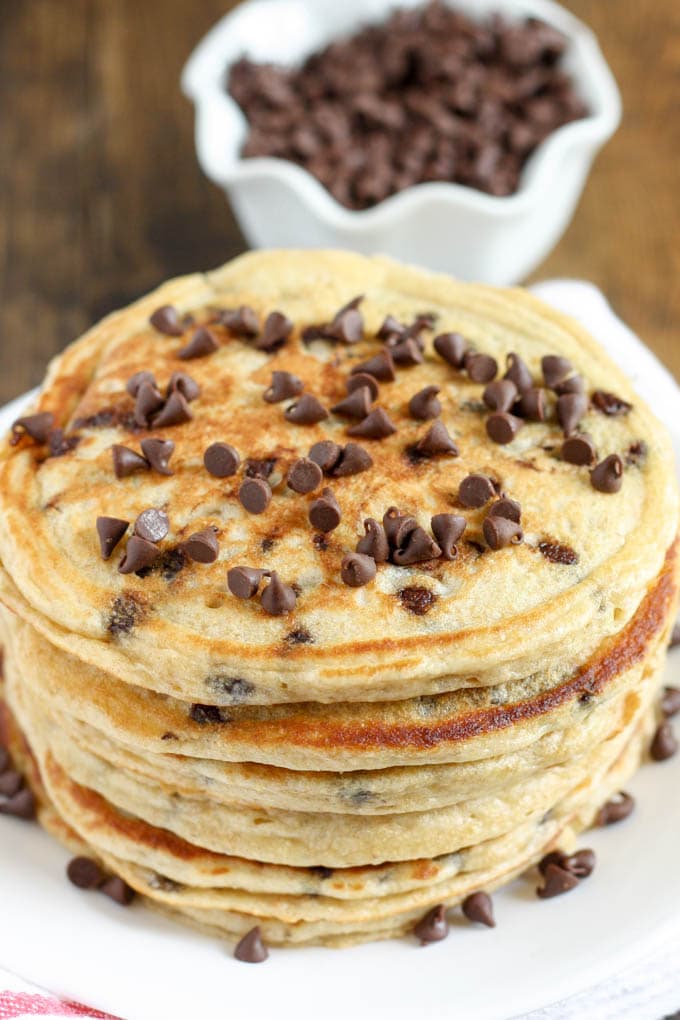 fit breakfast banana pancakes with yoghurt and honey