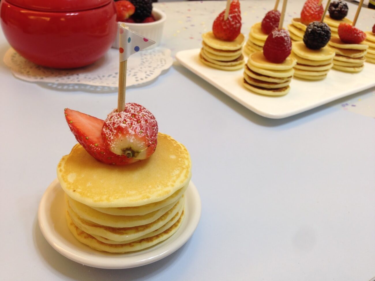 fit mini pancakes with fruit