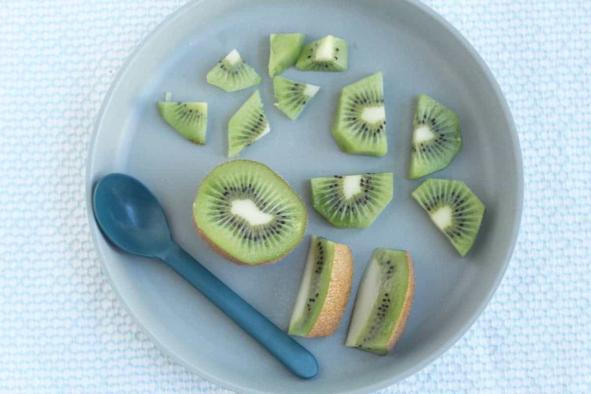 how to spoon kiwi fruit