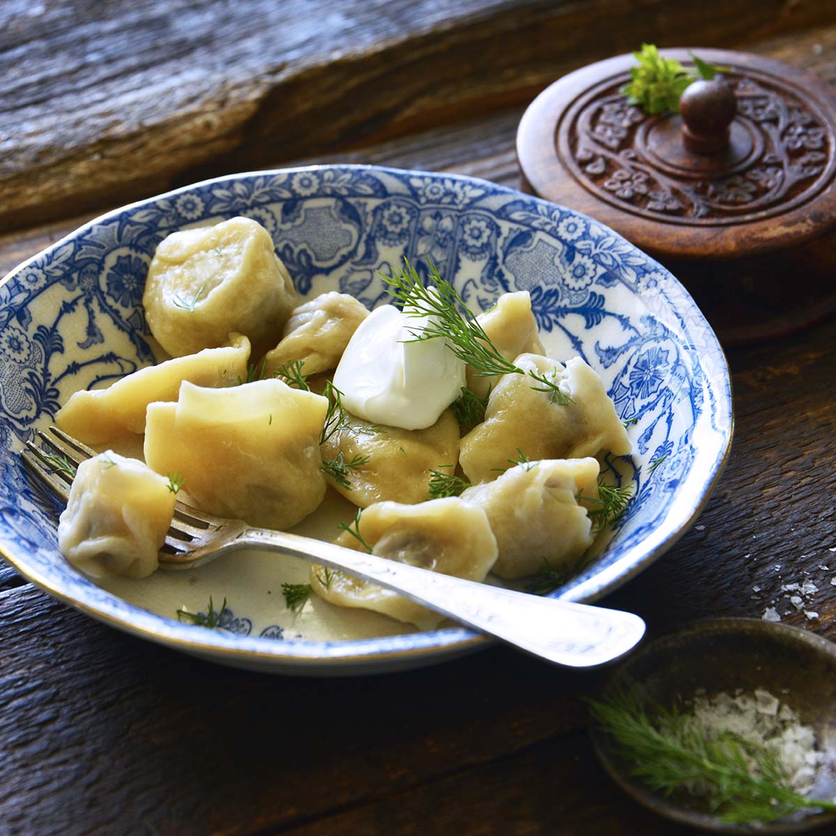 meat dumplings with cream