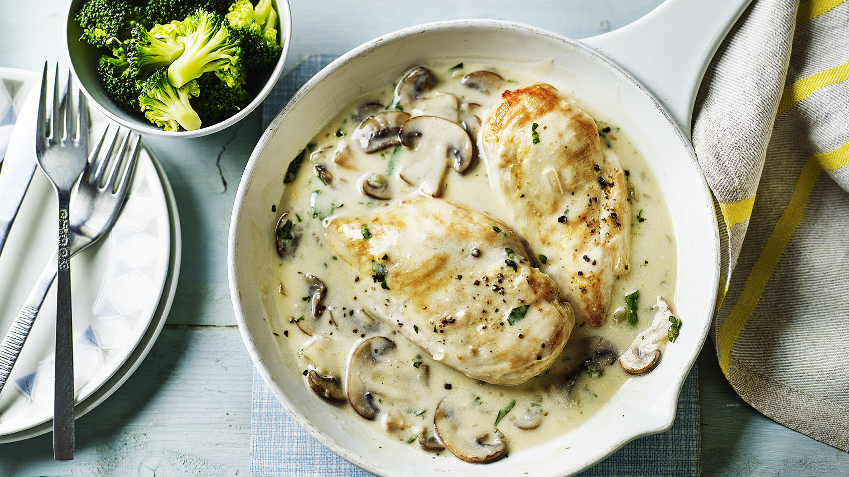 mushroom sauce with sweet cream