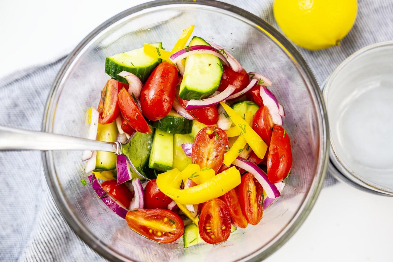 pepper salad with cucumber