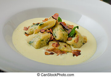 spinach gnocchi with bryndza 1