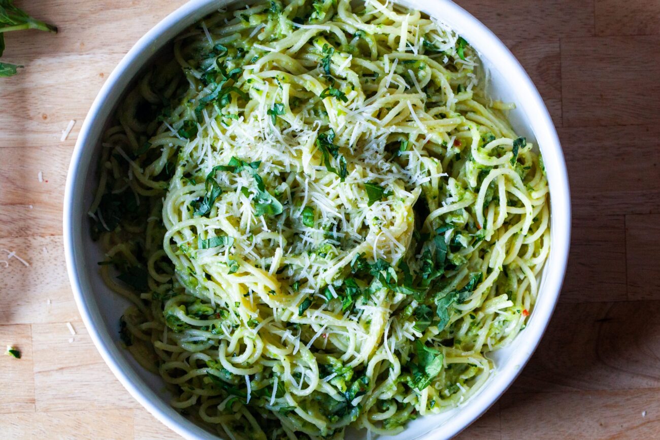 spinach gnocchi with zucchini sauce