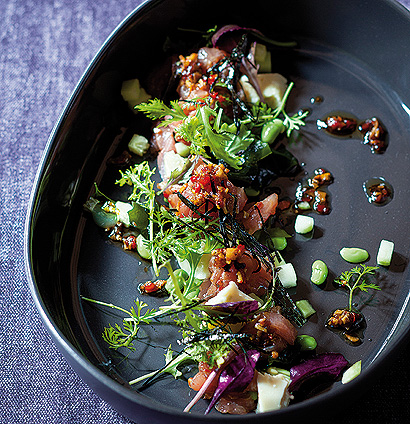 wakame salad with tofu and mushrooms