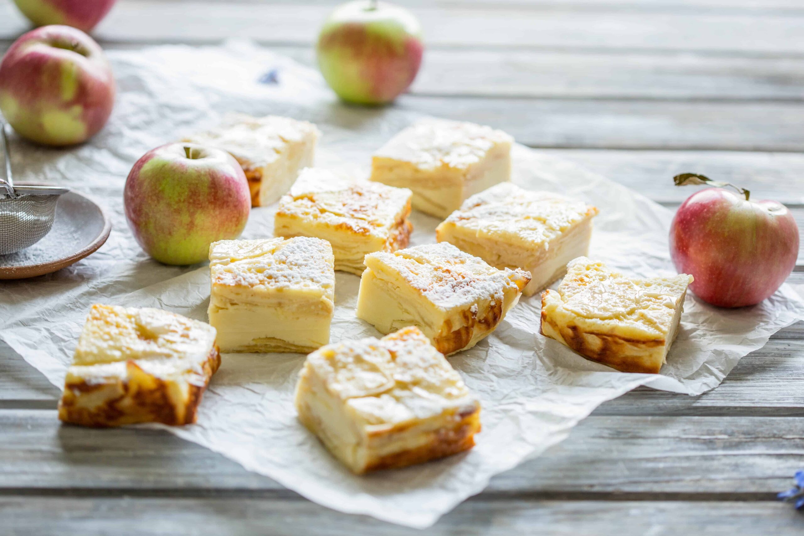 apple slices with custard and biscuits scaled