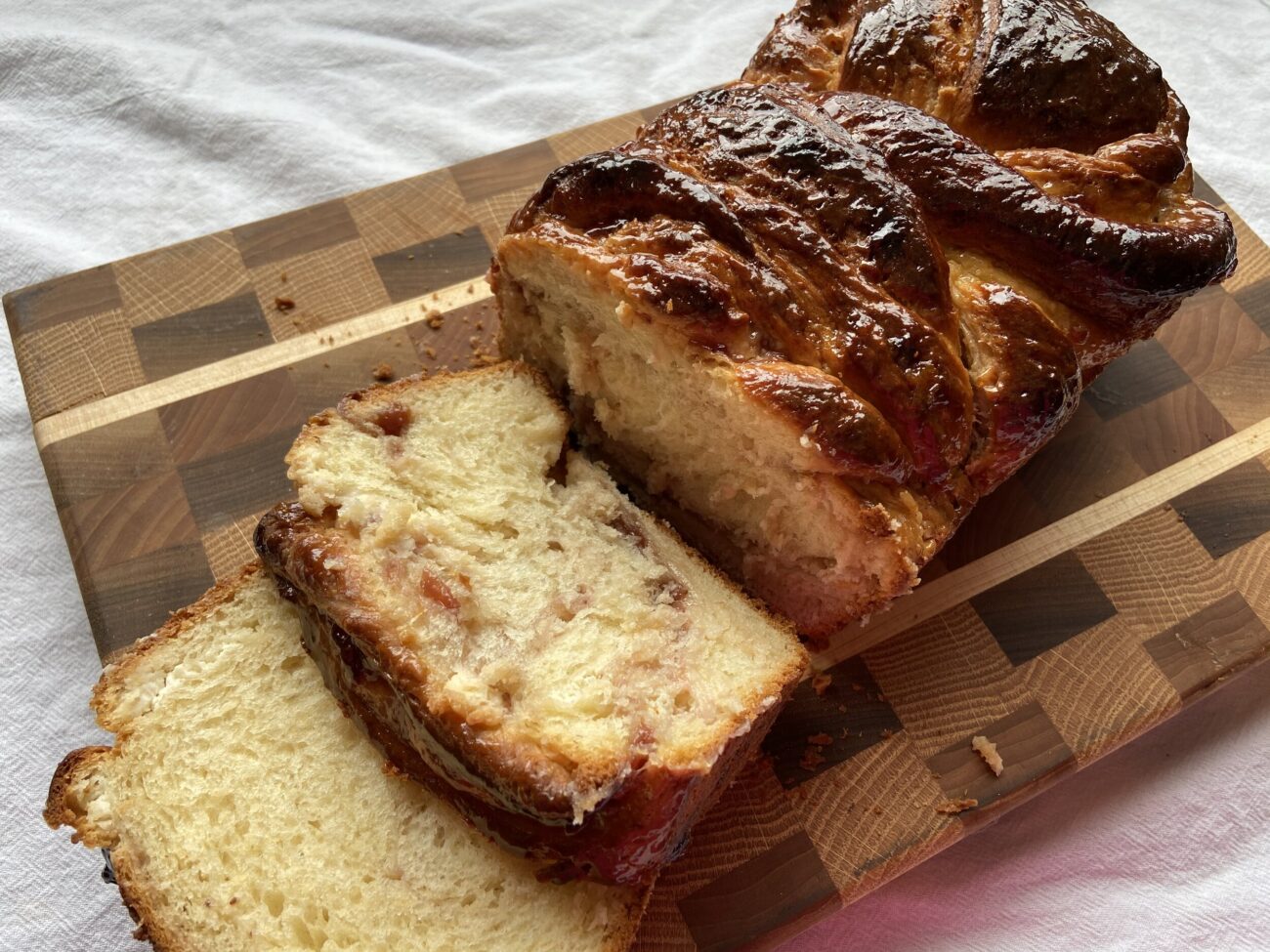 babkas cheesecake buns