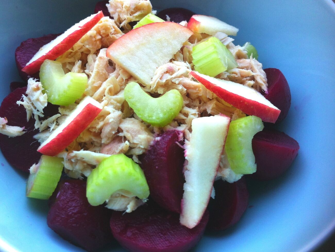 beetroot salad with tuna