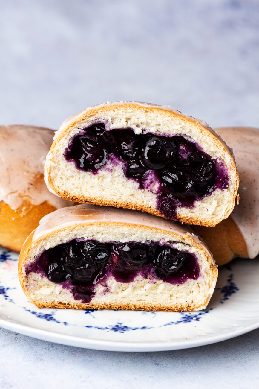 blueberry buns from potato dough