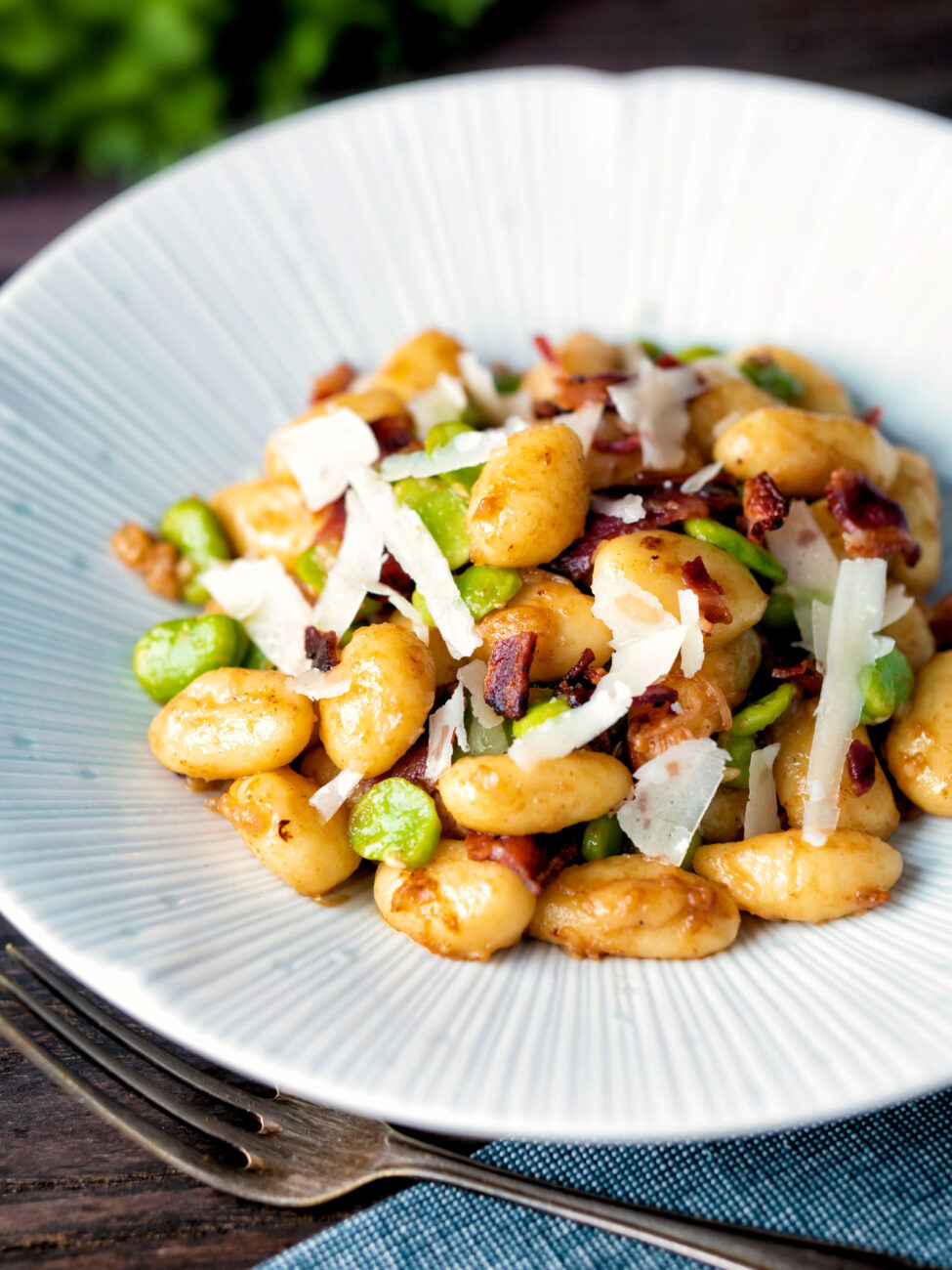 boiled potato gnocchi with green beans