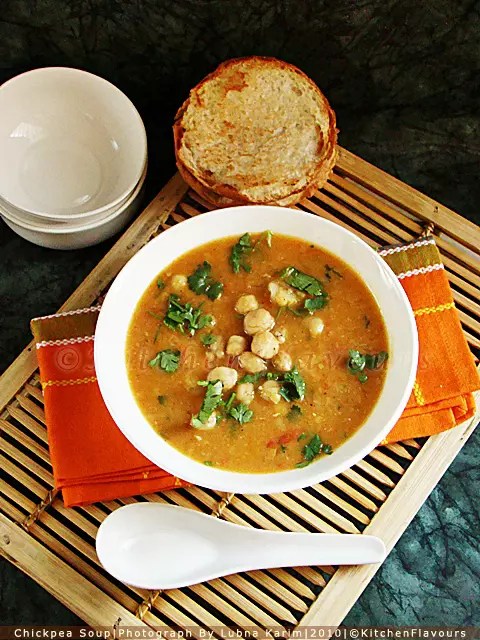 chickpea porridge with smoked meat