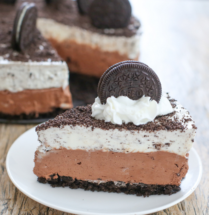 chocolate chocolate cheesecake with oreo