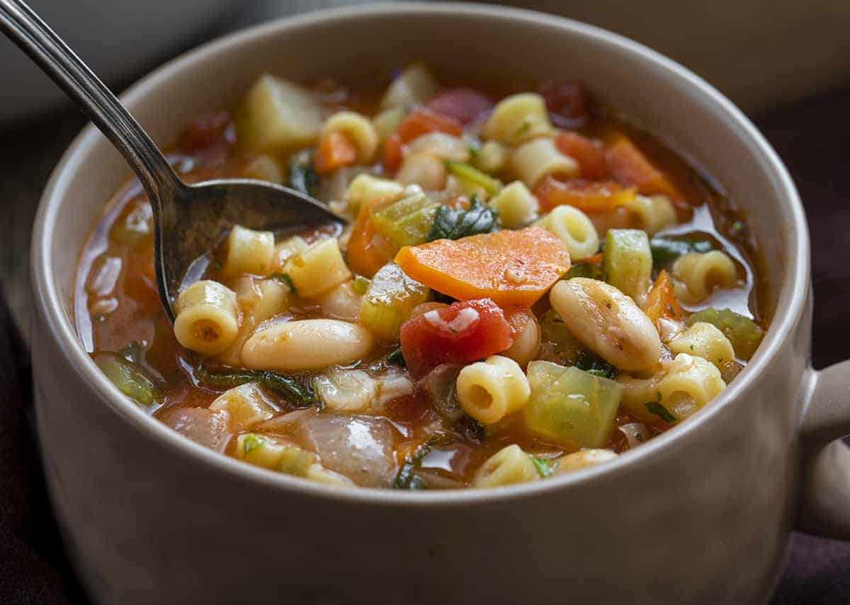 minestrone soup with beans