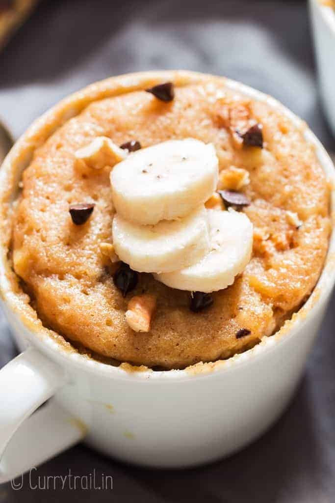 mug banana cake with mascarpone cream