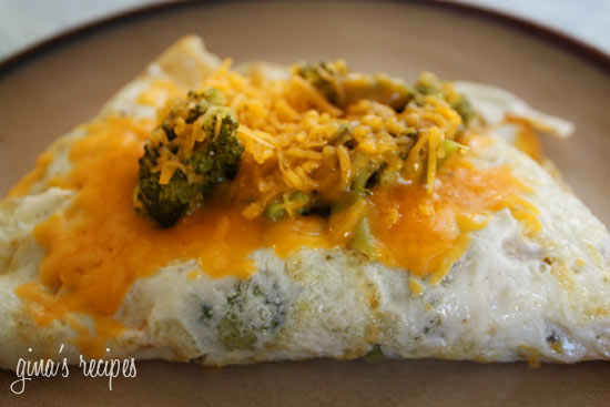 omelette with broccoli and cheese