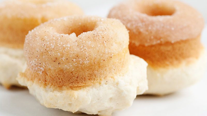 oven baked cinnamon donuts