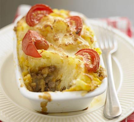 pie with cheese and tomatoes