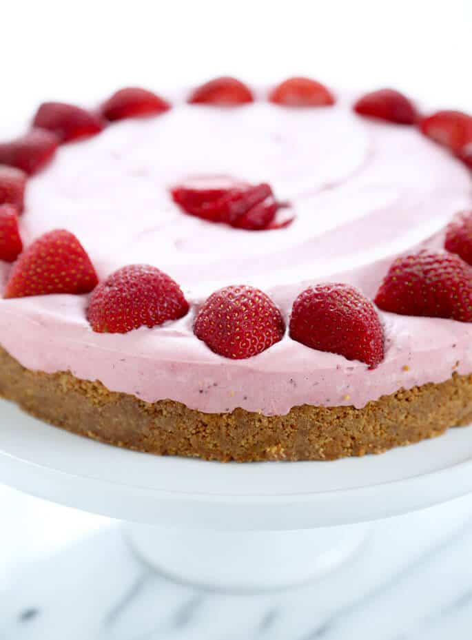 quick cheesecake dessert with strawberries