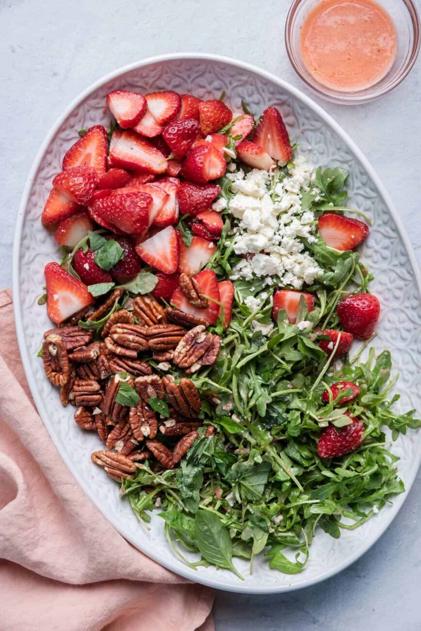 salad with avocado strawberries and balkan cheese