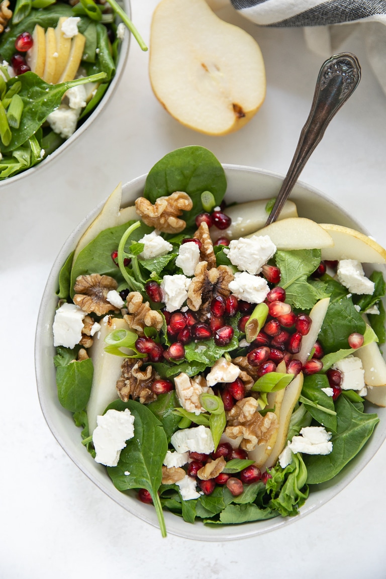 salad with pears and pine nuts