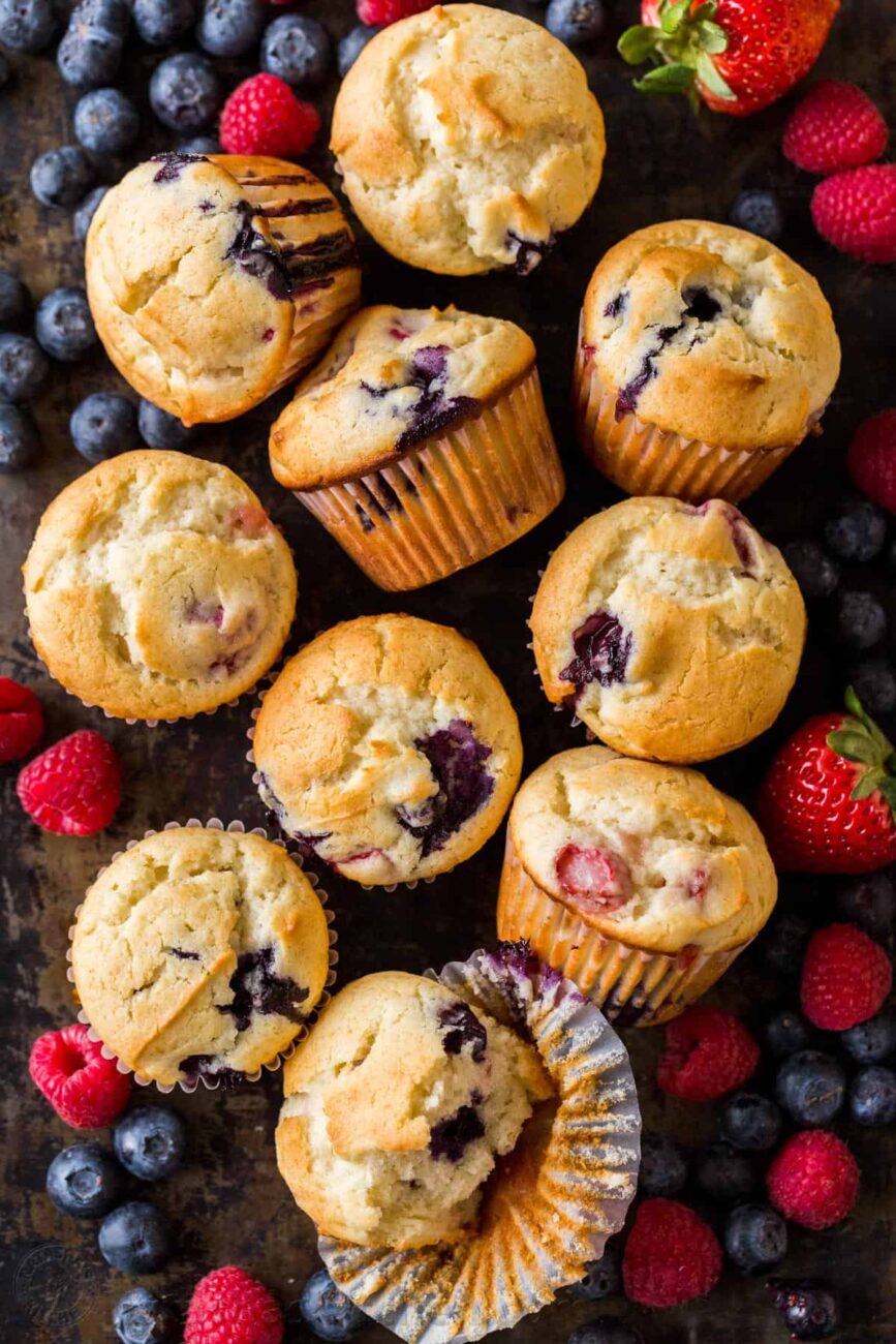 super quick muffins with strawberries and delicious blueberry cream