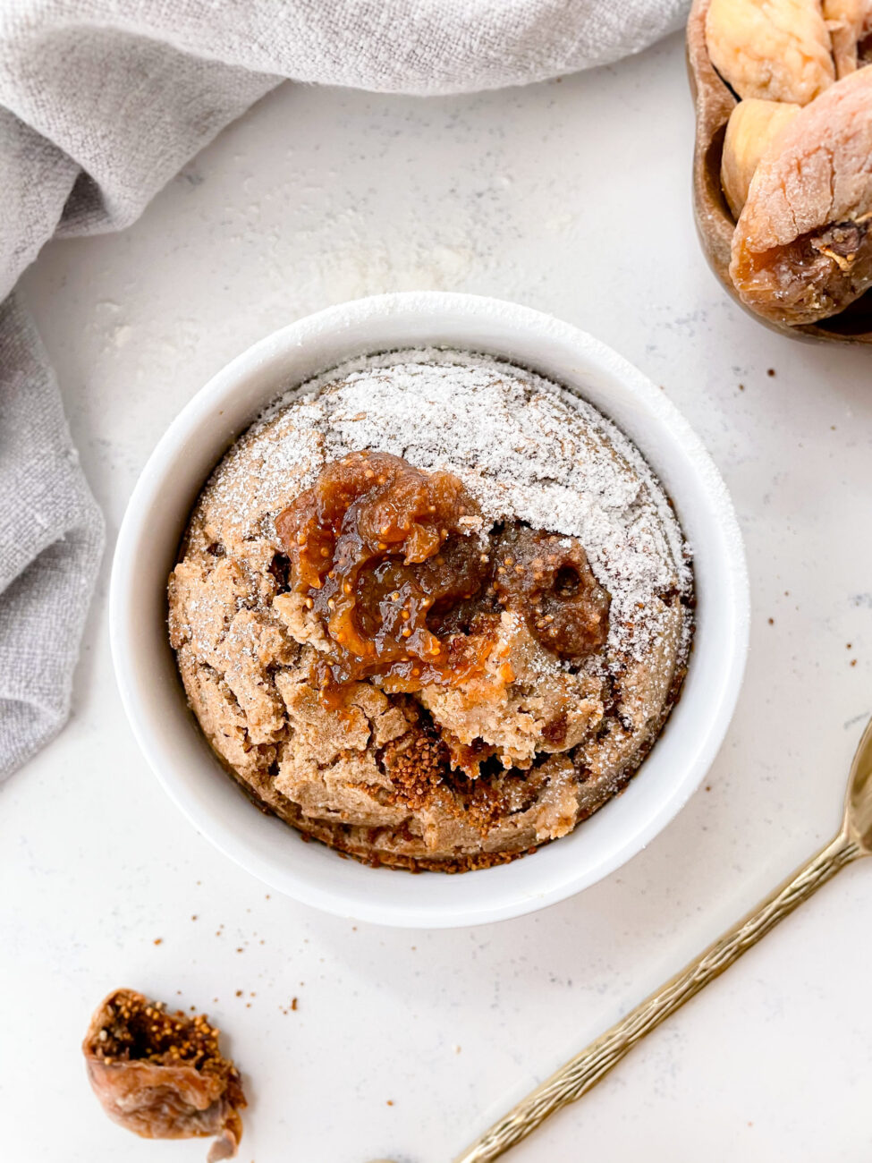 sweet fig porridge with cinnamon apples