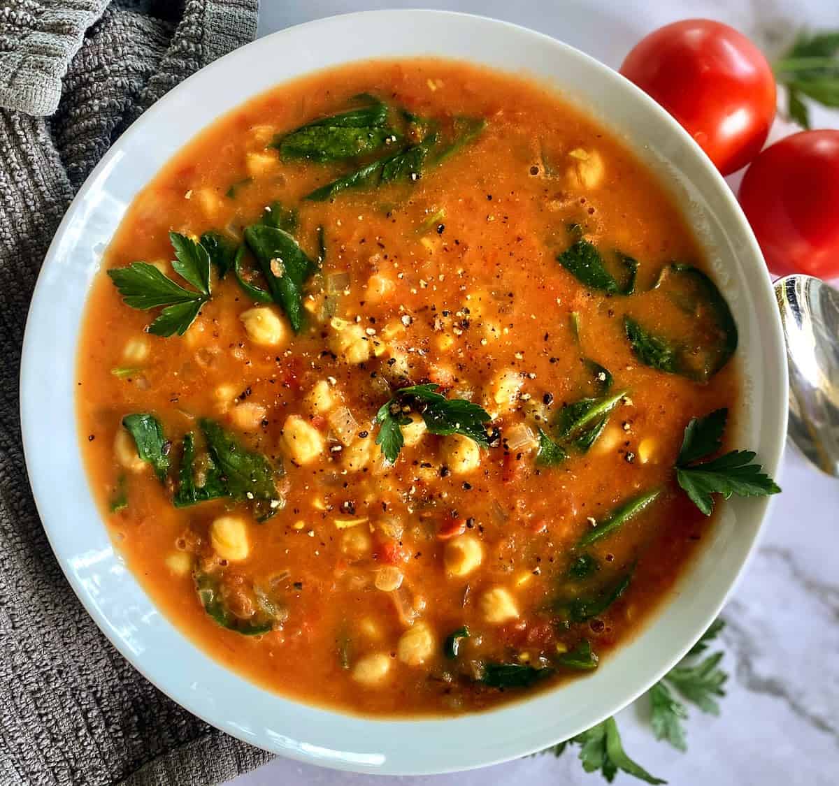 tomato soup thickened with oat flakes