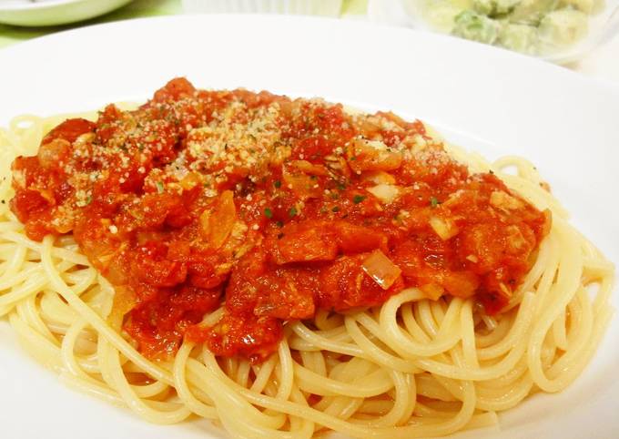 tuna in tomato sauce