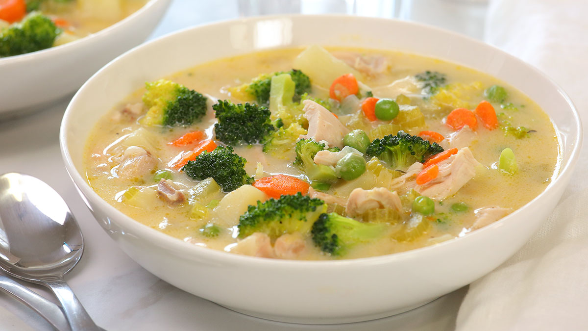 vegetable soup with celery and chicken