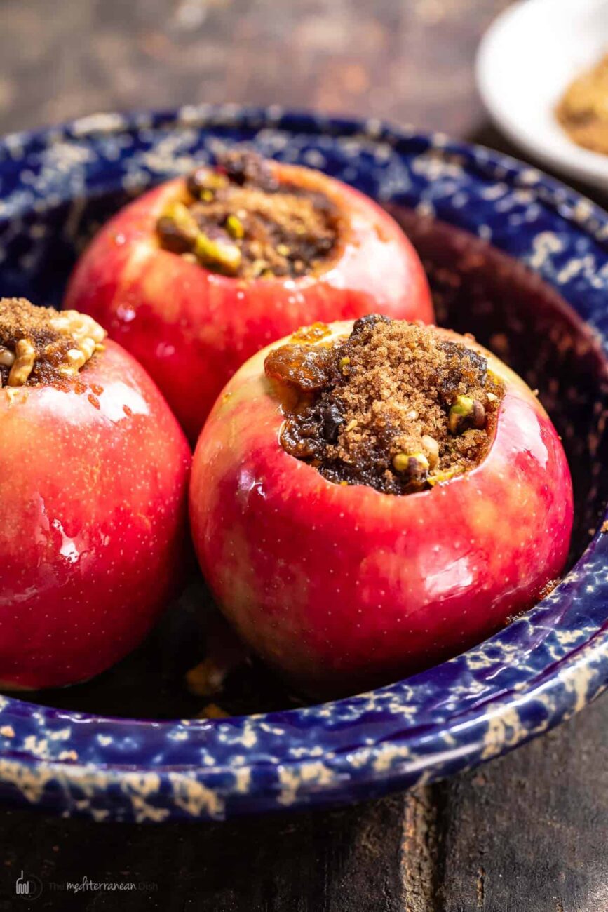 apples baked with spicy stuffing