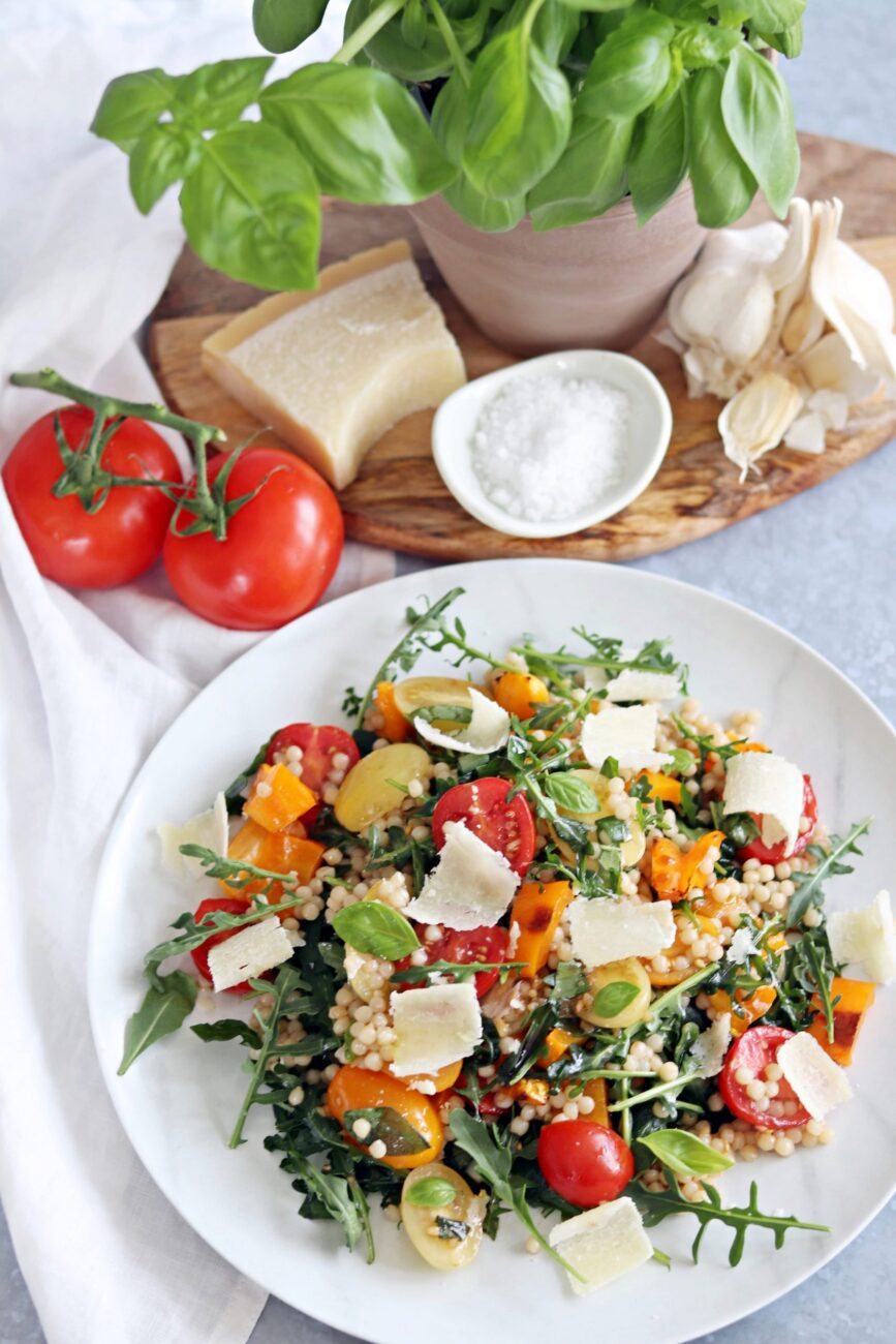 baked tomatoes with blue cheese and rocket