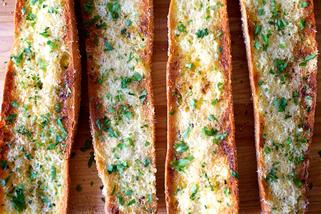 breads with garlic butter and dill