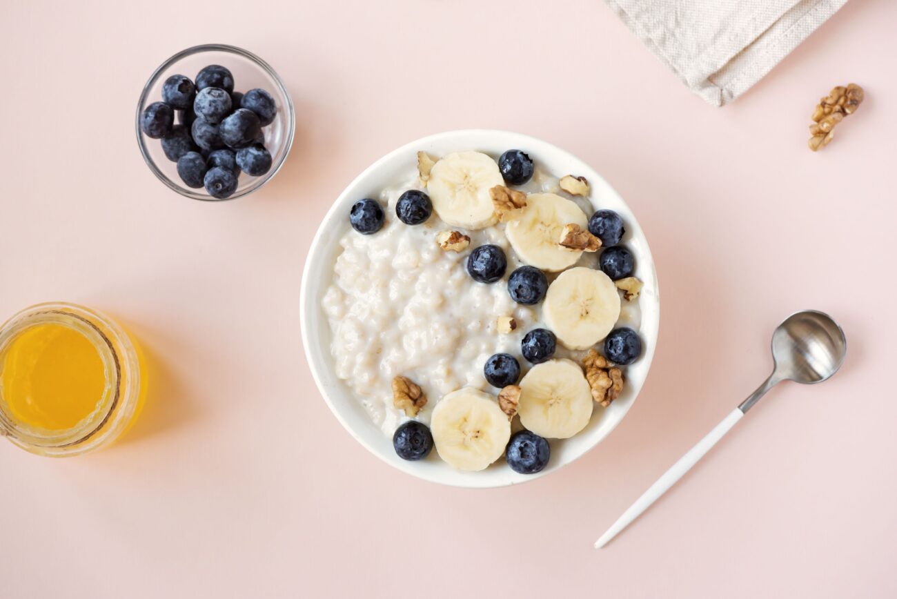 breakfast porridge oatmeal