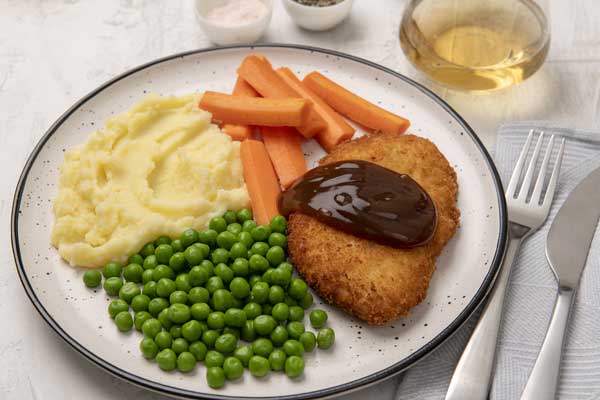 chicken breast with peas and creamed potatoes