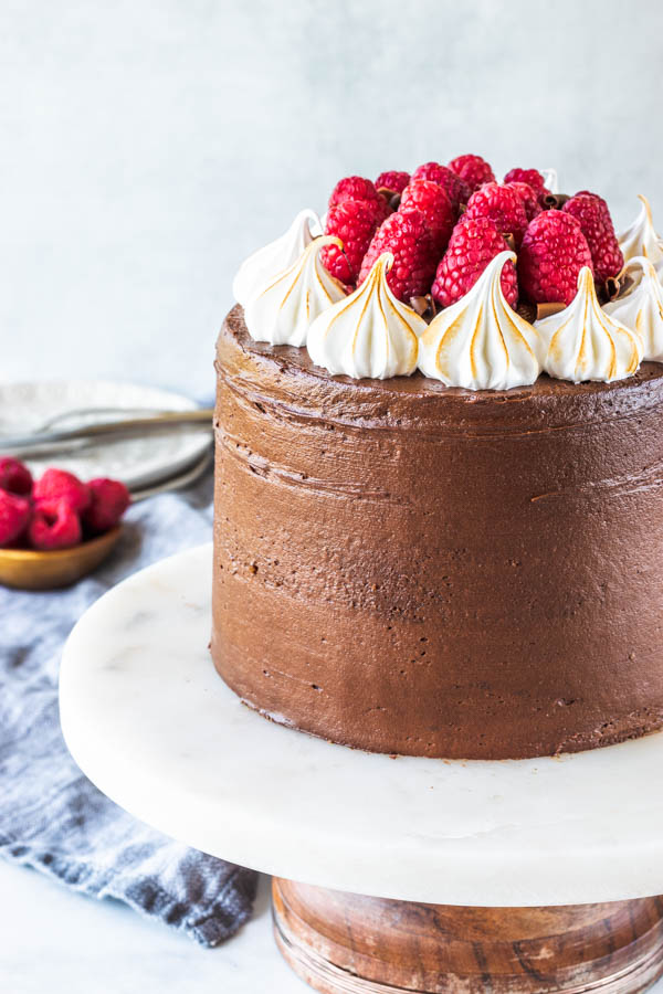 cocoa cake with raspberries