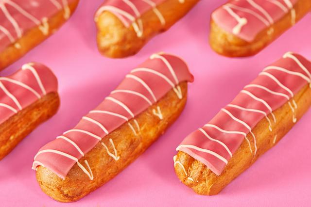 eclairs with strawberries