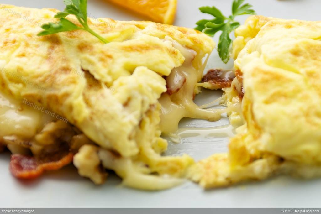 egg omelette with bacon