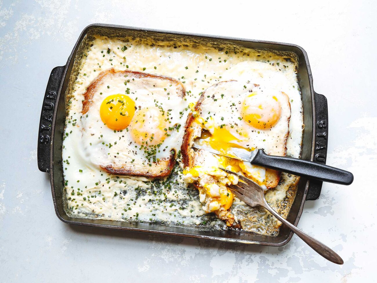 eggs in toast