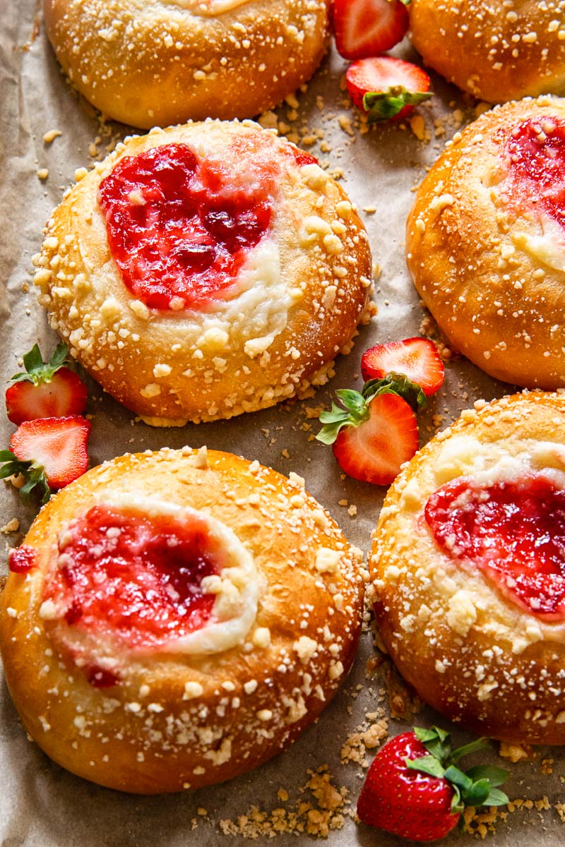 homemade cheesecake buns