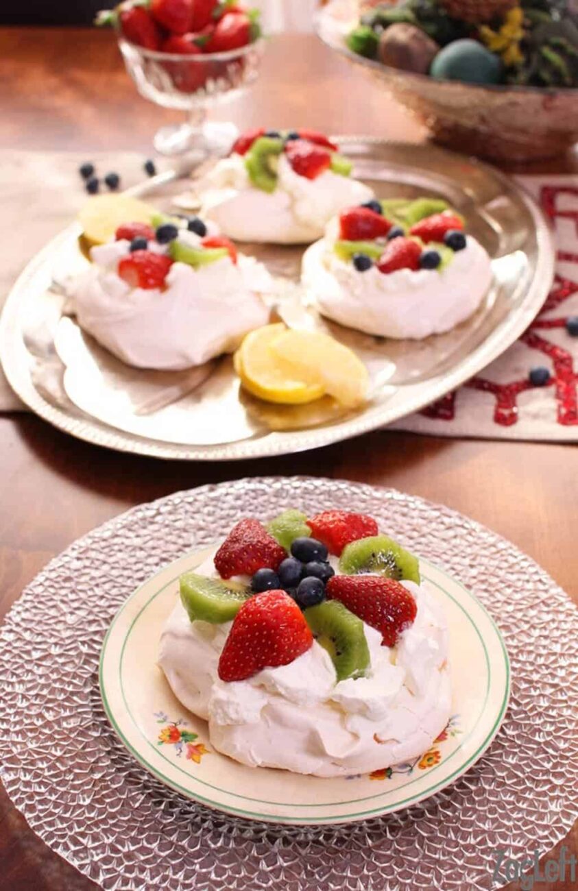 mini pavlovas with parisian whipped cream