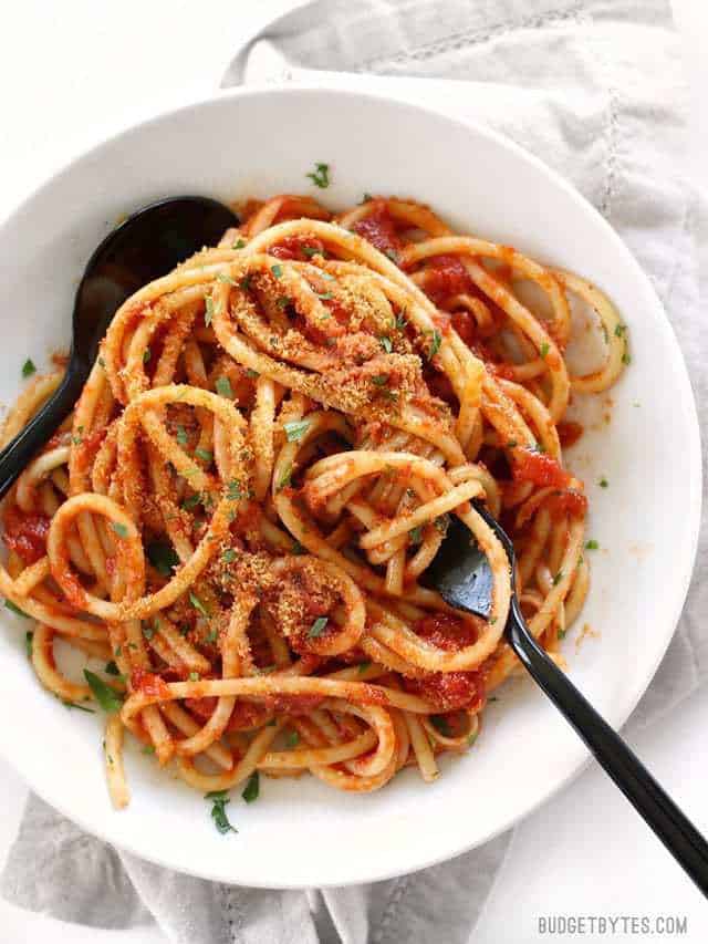 noodles with tomato sauce